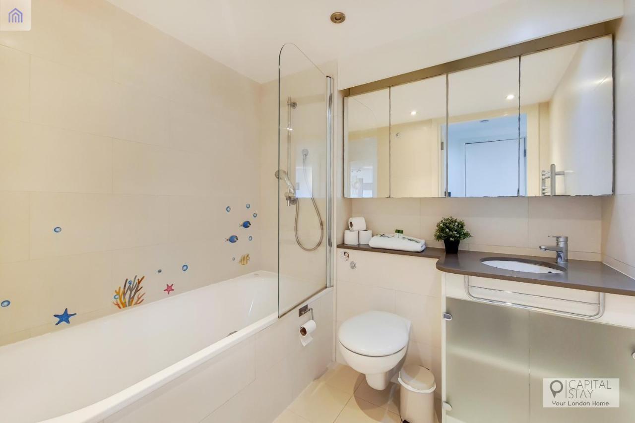 Fully Serviced Two Bed Apartment By Excel & O2 Лондон Екстериор снимка