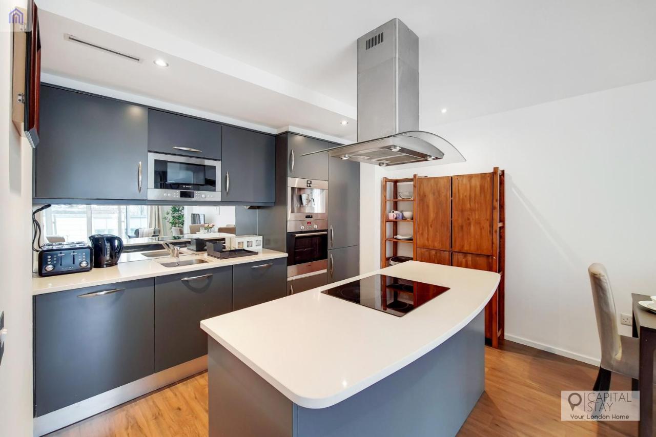 Fully Serviced Two Bed Apartment By Excel & O2 Лондон Екстериор снимка