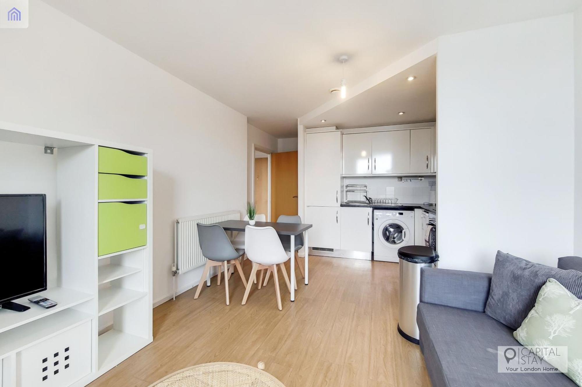Fully Serviced Two Bed Apartment By Excel & O2 Лондон Екстериор снимка